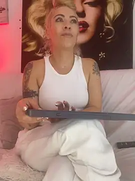 viktoria davis  online show from May 29, 2:09 am