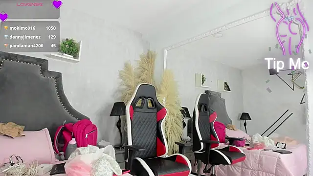 DalayMoore online show from July 28, 8:52 pm