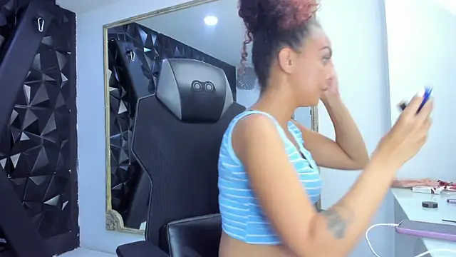 DalayMoore online show from March 11, 6:21 pm