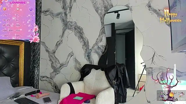 DalayMoore online show from October 15, 8:11 pm