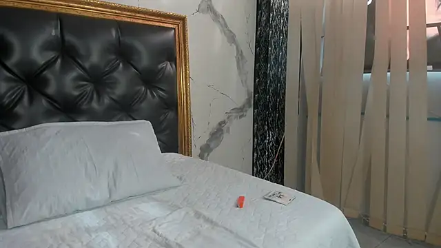 DalayMoore online show from February 10, 8:23 pm