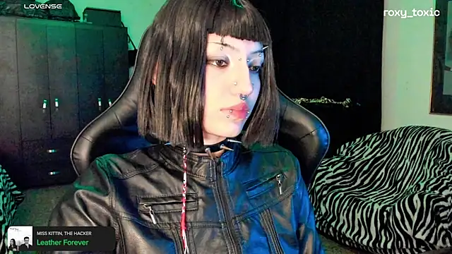 roxy toxic online show from October 15, 1:30 am