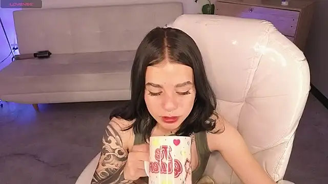 Nicole Foxx  online show from April 2, 8:17 pm