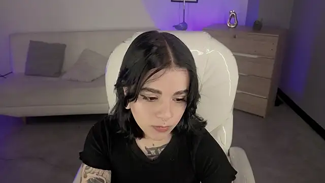 Nicole Foxx  online show from December 16, 7:20 pm