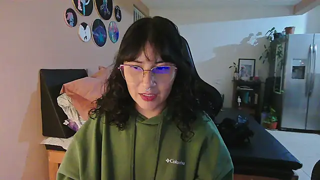 Snapshot of GinnyDelice chatting on October 9, 12:48 am GinnyDelice online show from October 9, 12:48 am