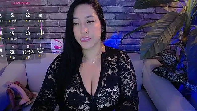 kenda hot  online show from November 12, 1:20 pm