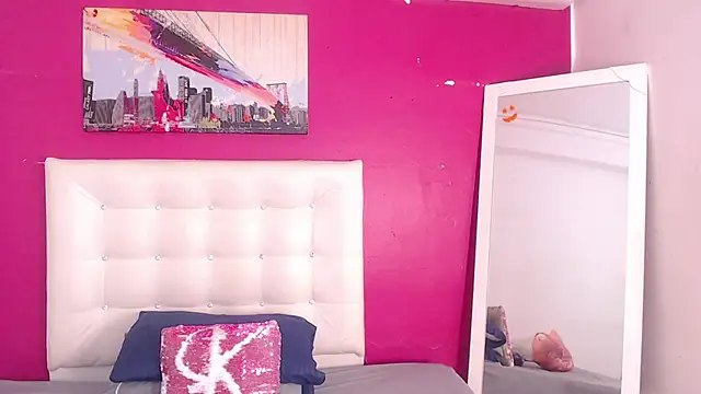 Snapshot of tinyy_whore18 chatting on October 15, 3:14 pm tinyy whore18 online show from October 15, 3:14 pm