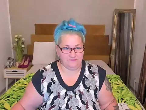mayamayx online show from July 18, 9:50 pm