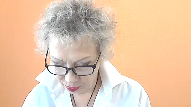 NessyJenixs online show from October 12, 7:44 am