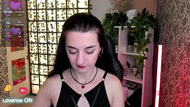 Snapshot of JessicaAlfo chatting on October 11, 2:27 am JessicaAlfo online show from October 11, 2:27 am