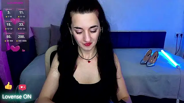 Snapshot of JessicaAlfo chatting on October 7, 2:27 am JessicaAlfo online show from October 7, 2:27 am