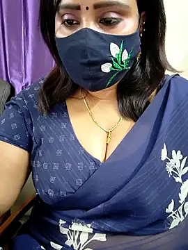 Queenflowerr online show from March 8, 12:20 pm