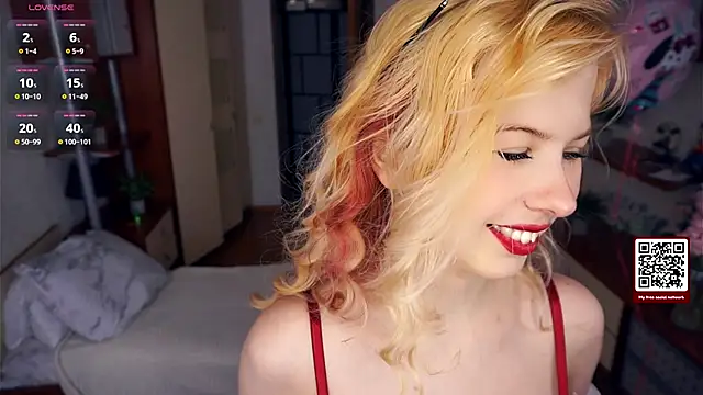 LynetHakes online show from November 10, 5:24 am