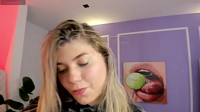 alaia greyy online show from November 22, 4:09 pm