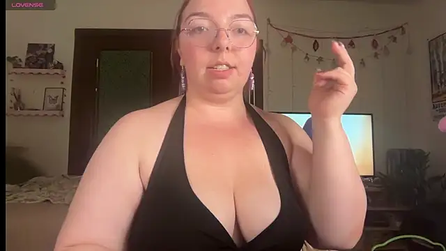 curvycate127 online show from June 9, 6:57 am