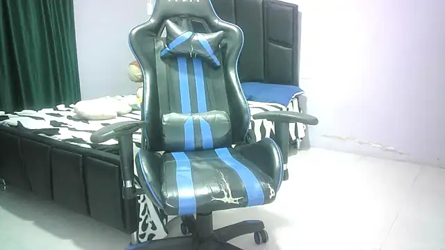 mariana0x online show from November 4, 11:54 pm