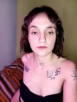 parejarica420 online show from April 17, 2:24 am