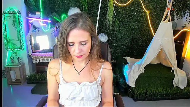 EmiliaBedy online show from November 12, 9:40 am