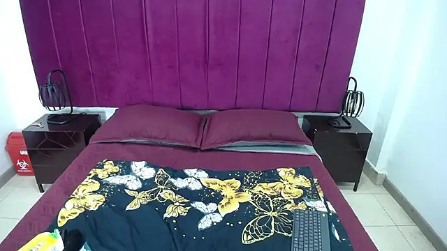 CamiilaReyes online show from September 18, 2:04 pm