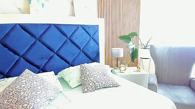 IsabelaWoods online show from April 19, 9:28 pm