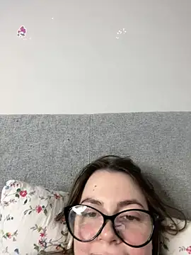 DearAlise online show from July 17, 11:58 am