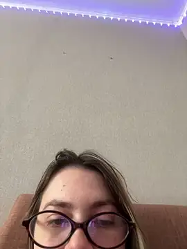 DearAlise online show from June 15, 1:22 pm