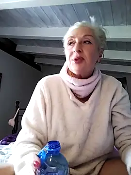 divinaerotica online show from April 1, 1:34 pm