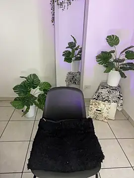 meli ortiz  online show from February 28, 3:22 pm