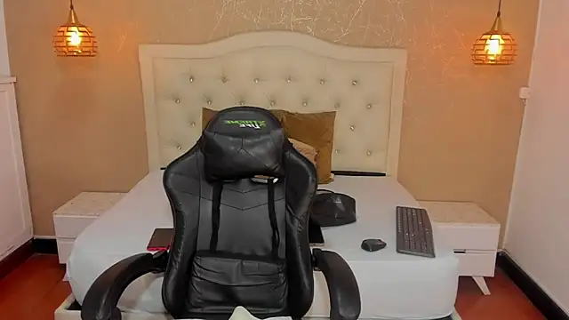 Hadley  online show from January 16, 3:46 am