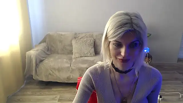 SexyBeatriice online show from March 13, 7:31 am