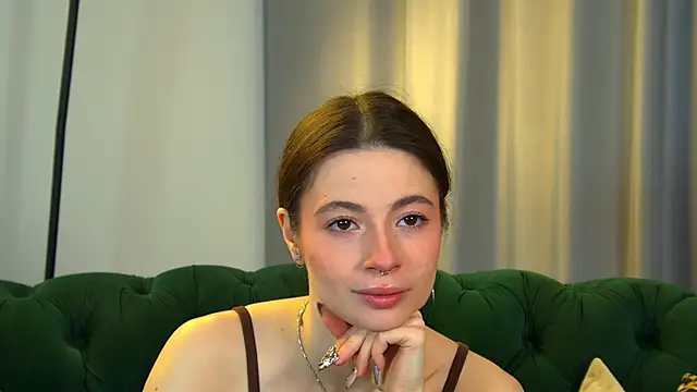 AmeliaFlares online show from December 3, 6:43 pm