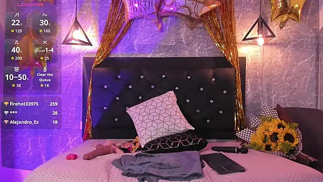 emberhodson online show from October 9, 2:43 pm