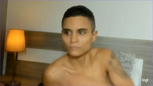 Liiamthompson online show from November 3, 9:08 pm