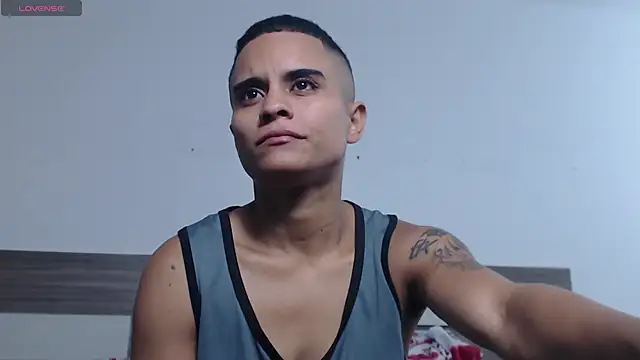 Liiamthompson online show from October 26, 7:20 pm