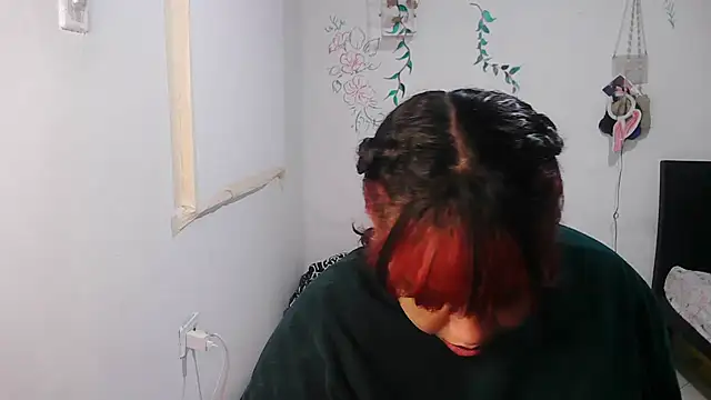 alexandraluv online show from November 28, 9:07 pm