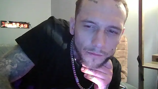 cruz815 online show from May 12, 1:03 am