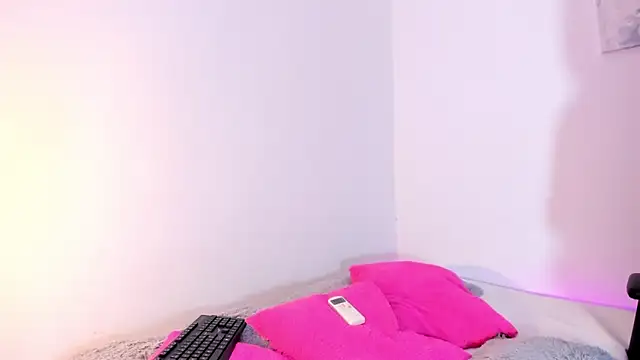 Roxy Stonee online show from February 7, 8:02 pm