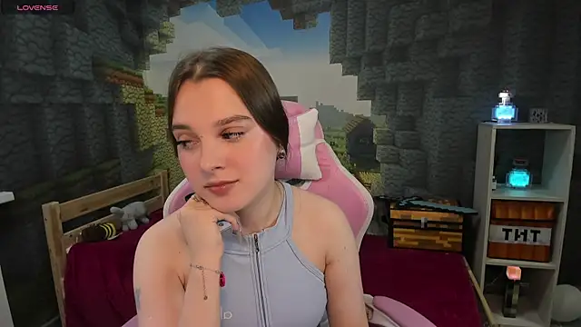 kaisajenner online show from April 9, 11:04 am