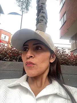 Sofiadelacruz online show from May 8, 9:49 pm