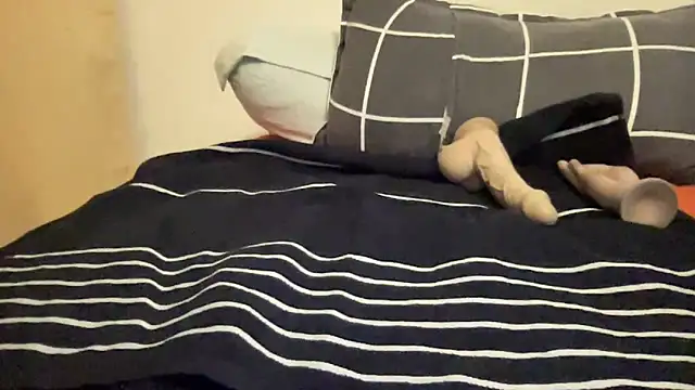 shineofcrazy online show from November 10, 1:55 am