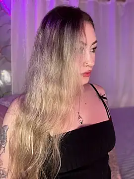 Lally Valencia   online show from June 5, 6:52 am