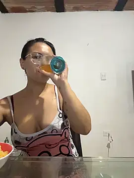 Emma Giraldo online show from January 17, 4:47 pm