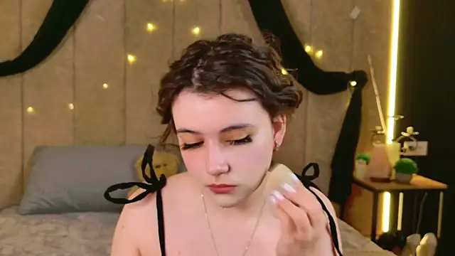 Pauline Heaven online show from March 10, 5:33 am