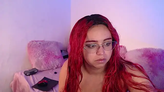 Snapshot of EstefyTabbo chatting on September 27, 4:52 am EstefyTabbo online show from September 27, 4:52 am