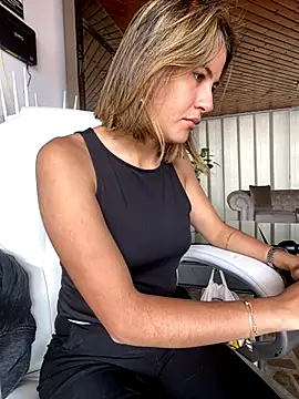 Andrea18 blonde online show from November 5, 4:12 pm