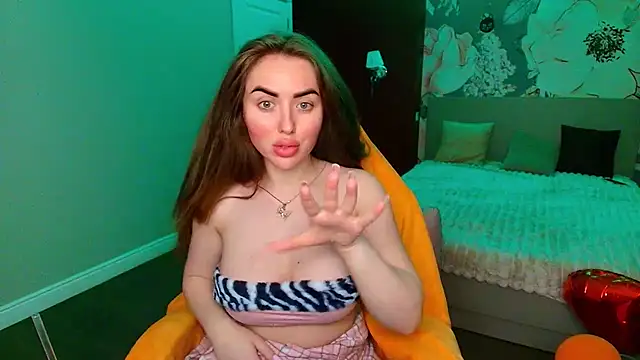 MissisCaty online show from June 8, 1:28 am