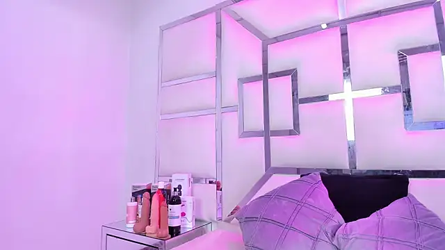 ZoeWan69 online show from February 7, 2:43 pm