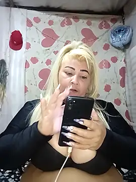 BonniAdams online show from April 8, 12:13 am