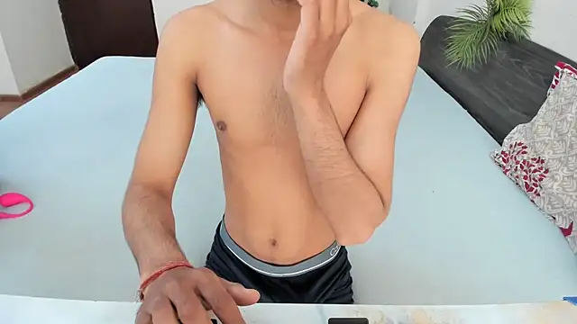 Queen Couple online show from March 19, 6:29 am