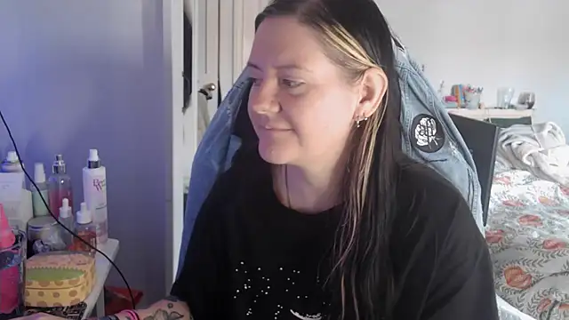 AureliaXOX online show from October 2, 9:36 am